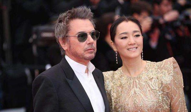 巩俐|70多岁迎娶第4任妻子，女方是我国著名影后，他是怎么做到的？