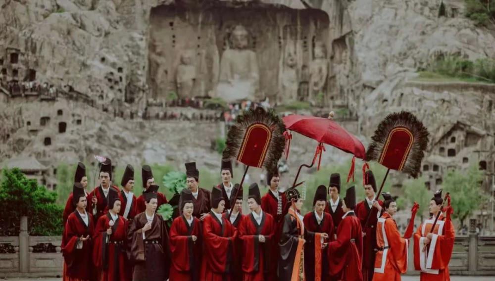 温暖的暖阳 1934年，美国人和文物贩子签盗卖帝后礼佛图合同，痛失浮雕国宝