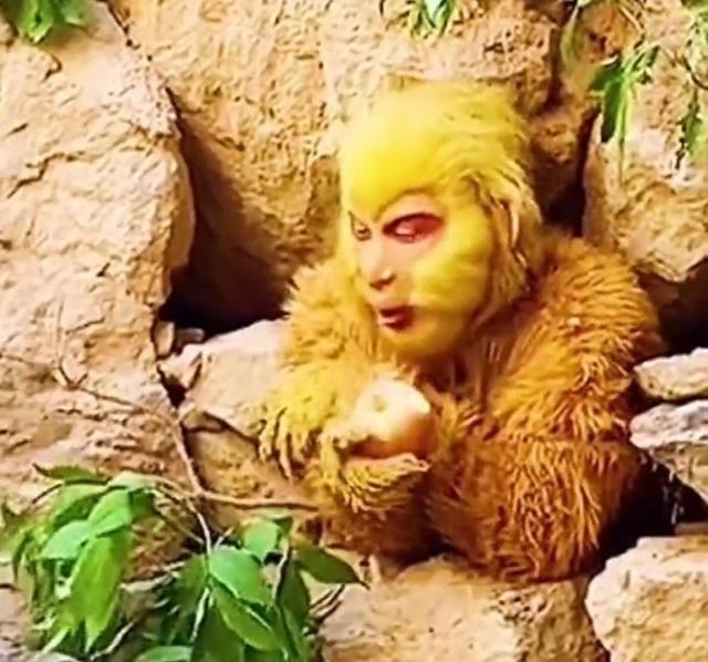 90后宝妈经验 河北太行山现“孙悟空”被压大山下,景区有创意,小孩子有爱心