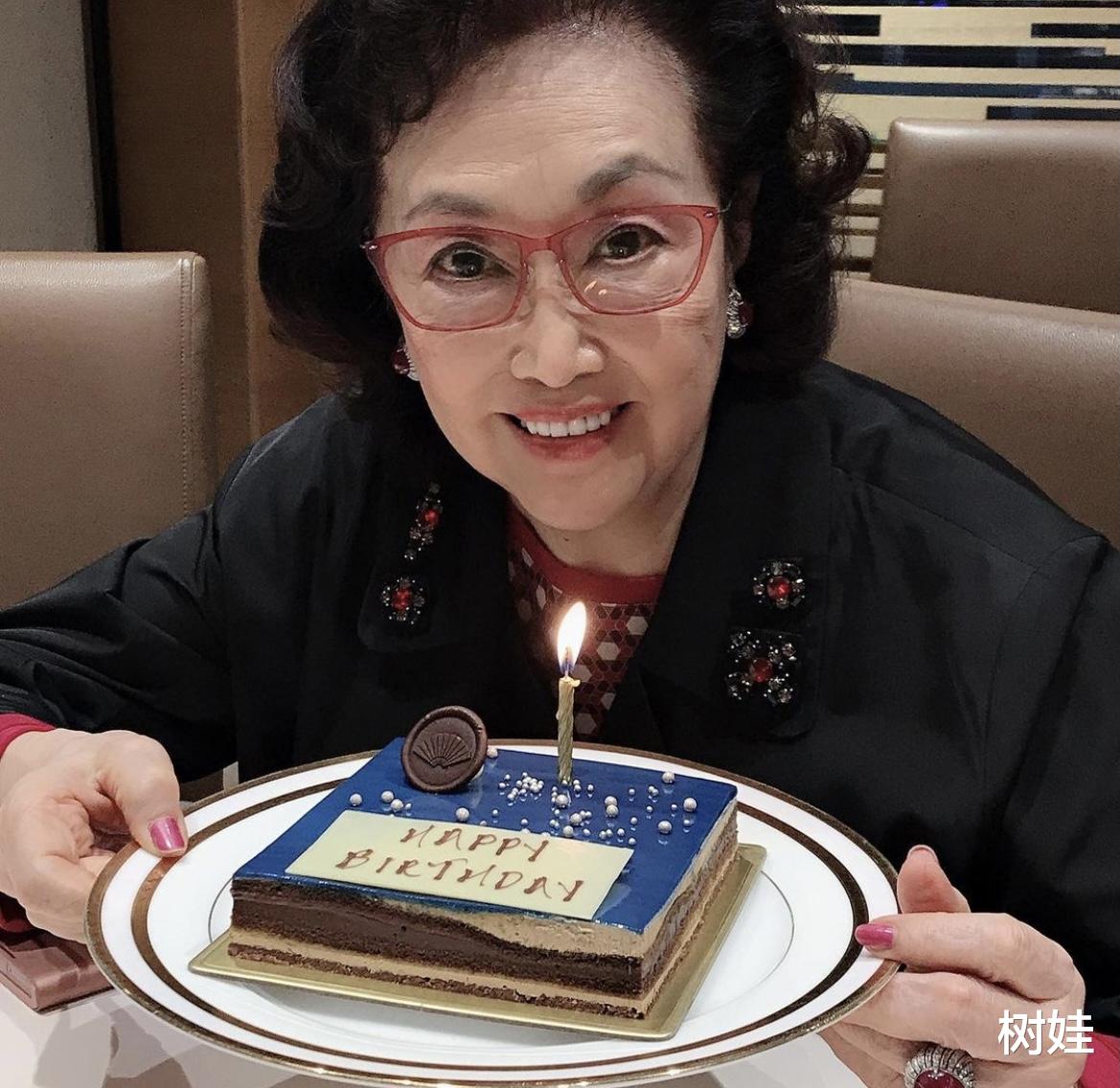 林青霞|林青霞为88岁葛兰庆生，穿红色连衣裙美翻全场，两代影星同框叙旧