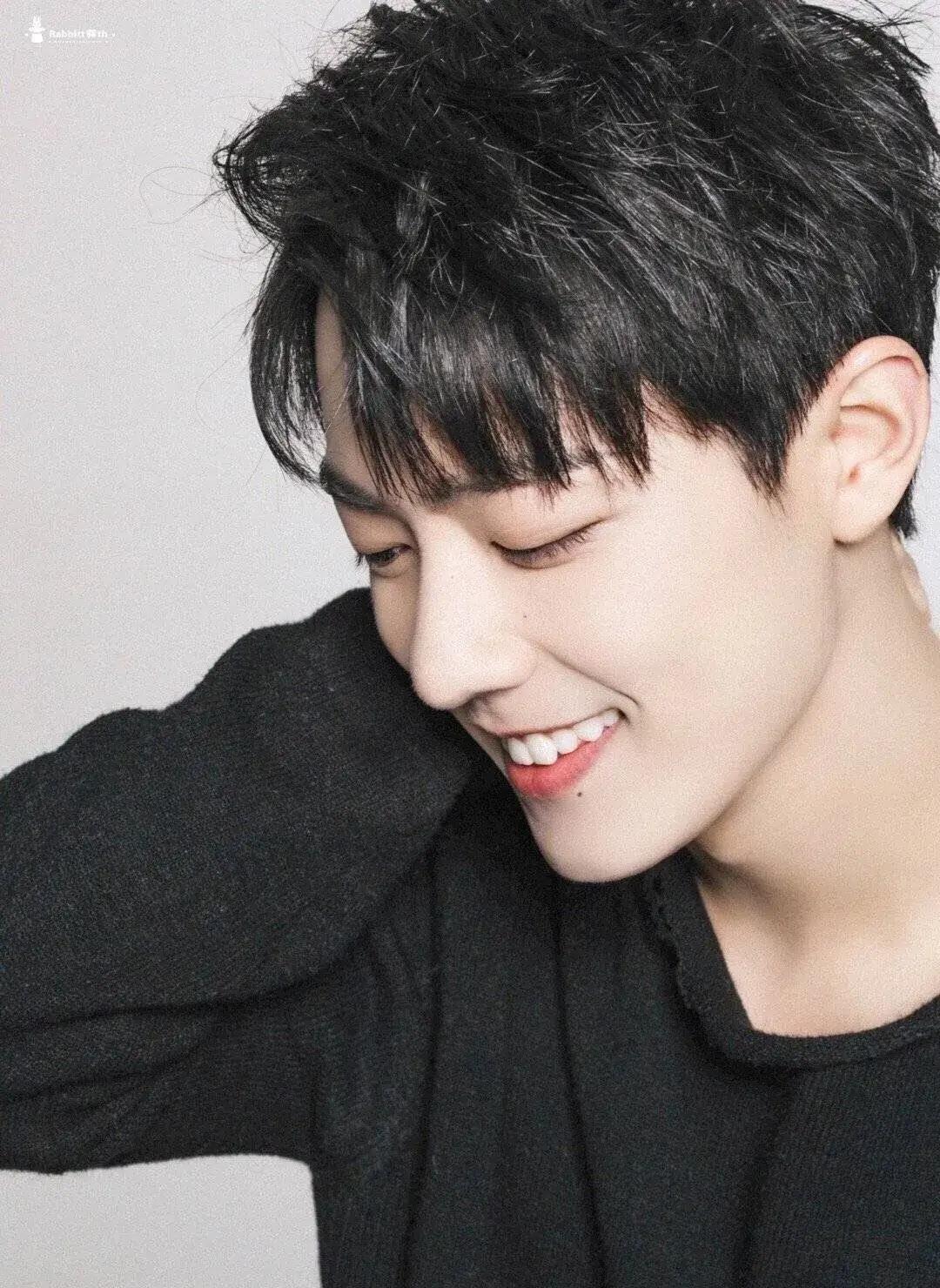 肖战|肖战登泰国双趋势，华少称赞肖战的五号病人充满魅力！