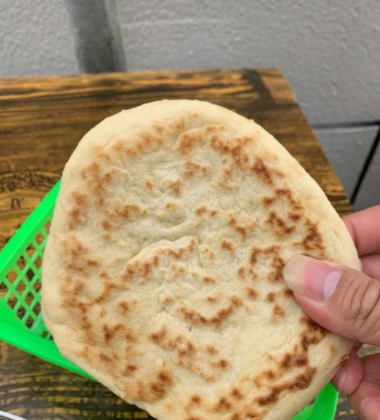 河南这家馆子,15元一碗全是肉,装修破旧卫生差,客人也赞不绝口