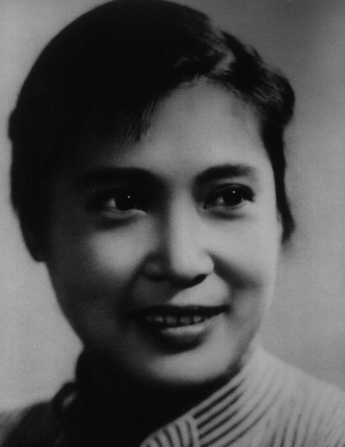 秦怡|苦命的秦怡：女儿反目，儿子打她，丈夫出轨亲妹妹，她只能原谅