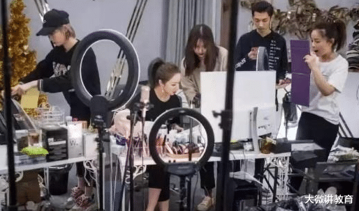 离职|“高利润”行业悄然兴起，不少大学生闷声发财，选对就是赚到