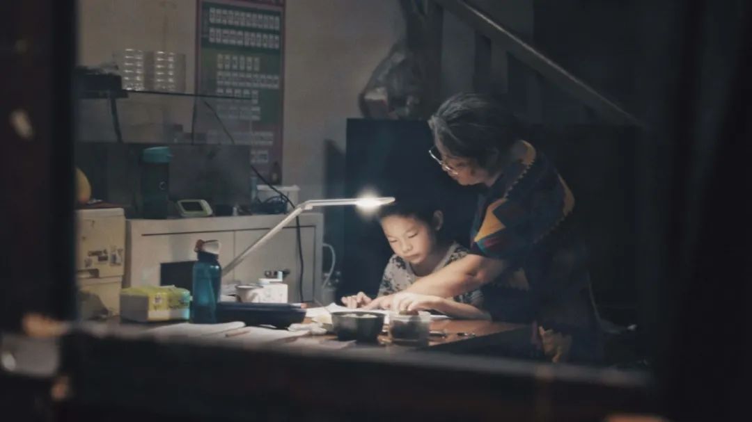 C妈学堂|“为什么每天作业都要家长教？”宝爸深夜怒怼老师，家长群炸锅了