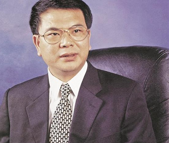 贵人鸟|又一巨头倒下：刘德华都带不动，6年蒸发400多亿，创始人成老赖