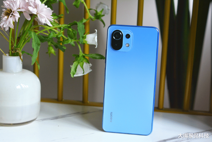 摄像头 屏下摄像头+256GB，顶配12GB手机运存产品价格新低