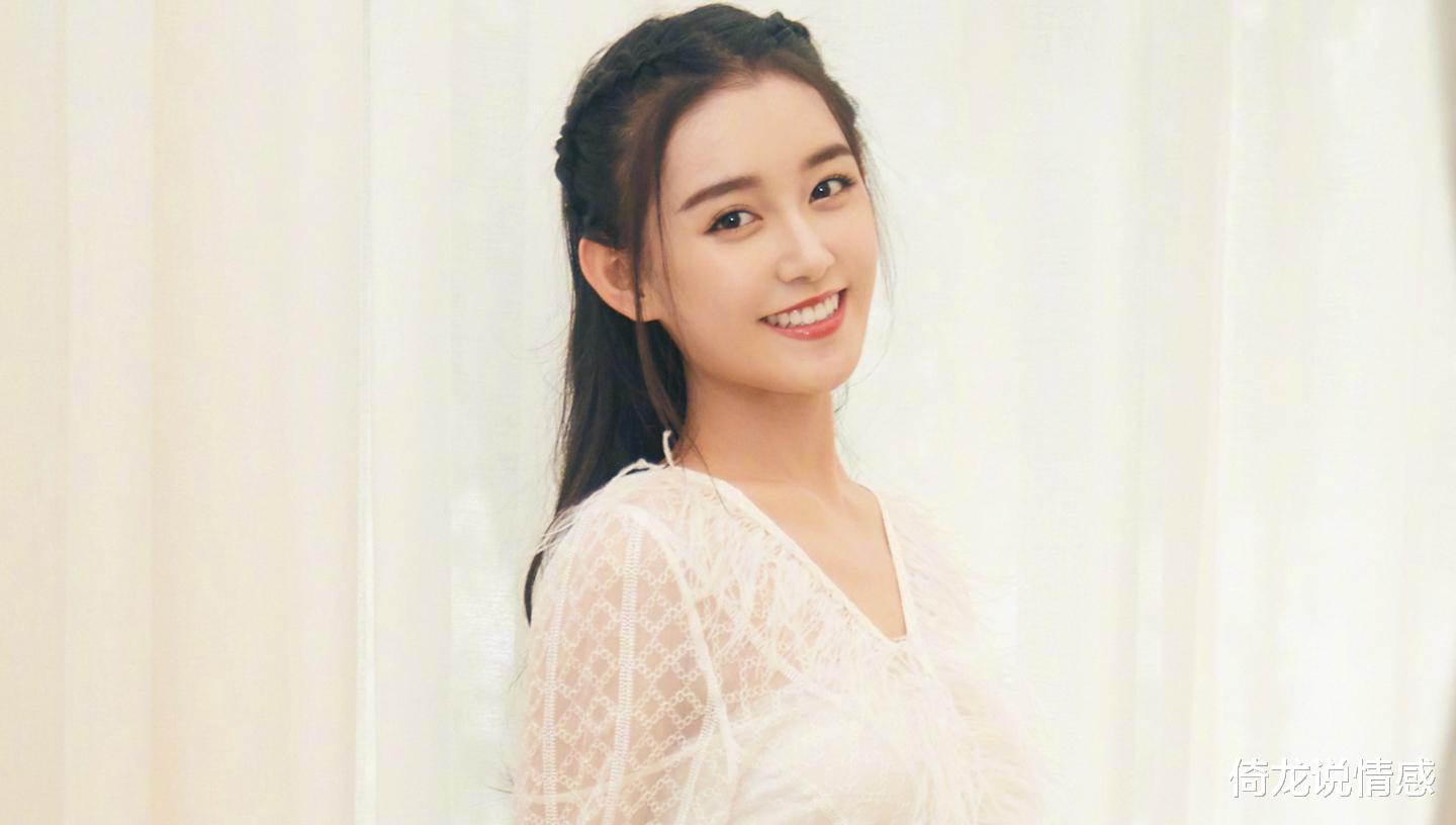 郭麒麟|25岁郭麒麟恋情疑曝光，女方小他5岁，童星出身，是00后小花