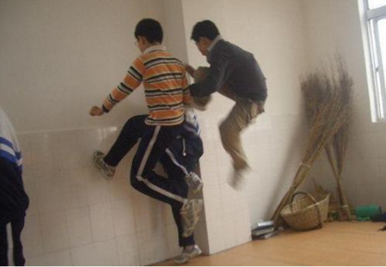 学霸|为何在“校园霸凌”中，学霸很少被欺负？其中隐情值得关注