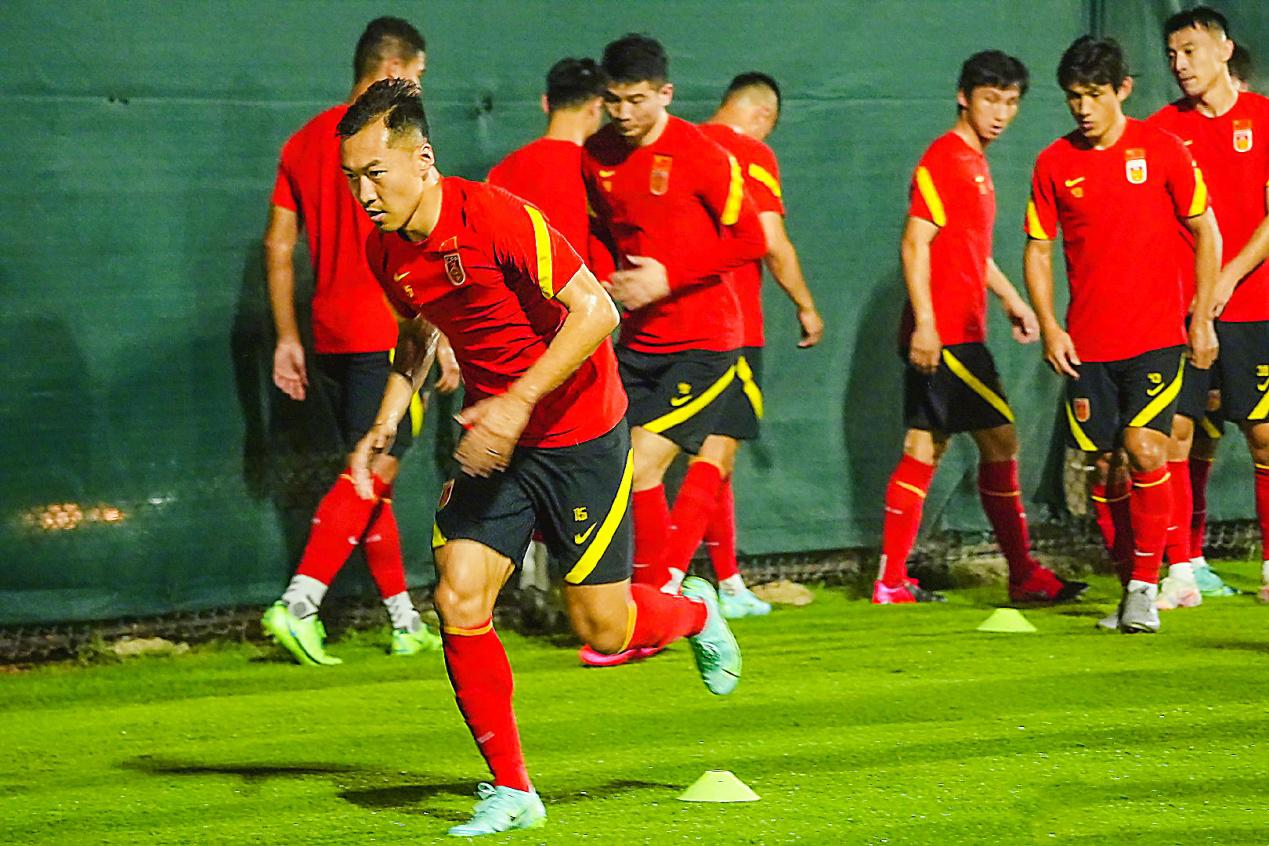 中国队|世预赛 中国VS菲律宾 被打乱节奏的中国队，能否在迪拜拿下对手