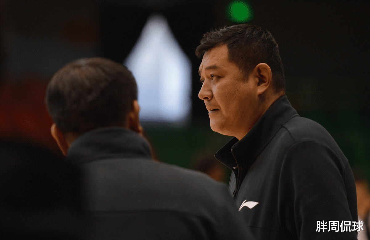 巩晓彬|巩晓彬深夜突传2个消息！山东帅位之变终有定论，季后赛憋大招