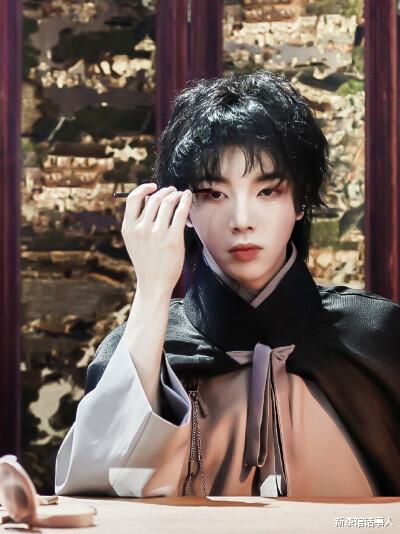 华晨宇|35元的兑水雪碧看似不合理，实则很合理