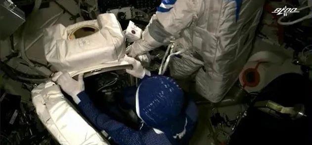 宇航员 想想就后怕，我国宇航员执行任务时遇到异常辐射，幸好捡回一条命