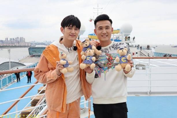 失控的想你|6对“抱团挣钱”的明星兄弟,个个身价不菲,感情让人羡慕