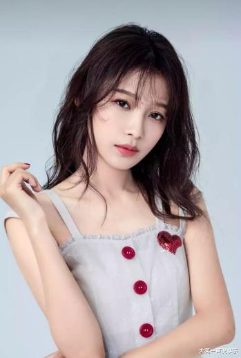 陈小纭|?她因长相出众，经纪人将其介绍给亲儿子，婚后影帝老公都没她红