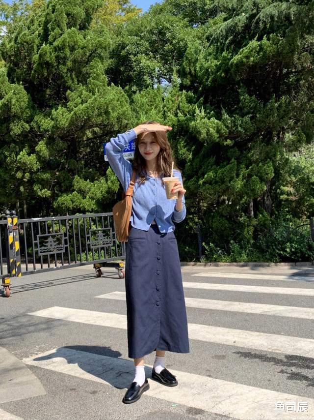 鱼司辰|风头正火的针织衫，搭配上牛仔裤还可以这么时髦？高级又优雅