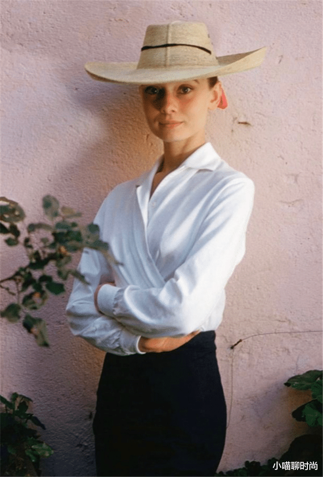 小喵聊时尚|奥黛丽赫本的5大经典造型，哪个最美？有些风格普通人驾驭不了的