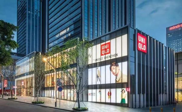 优衣库 全球频繁关店，赚钱全靠中国，优衣库被国货围剿，开始走下坡路