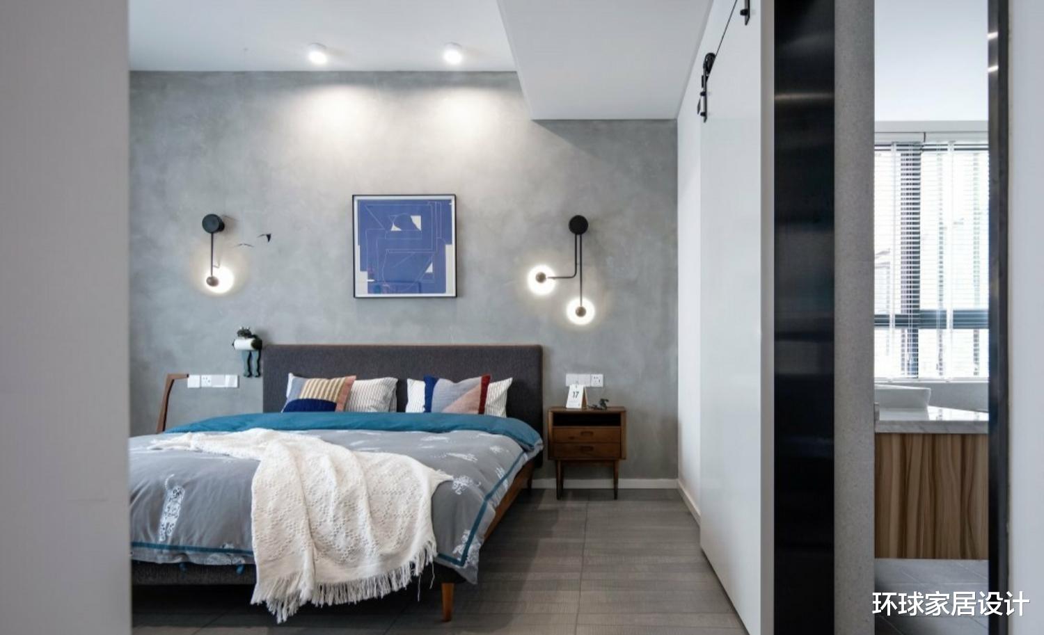 |她坚持在玄关加一扇门,家人都觉得很鸡肋,入住后才发现真好用!