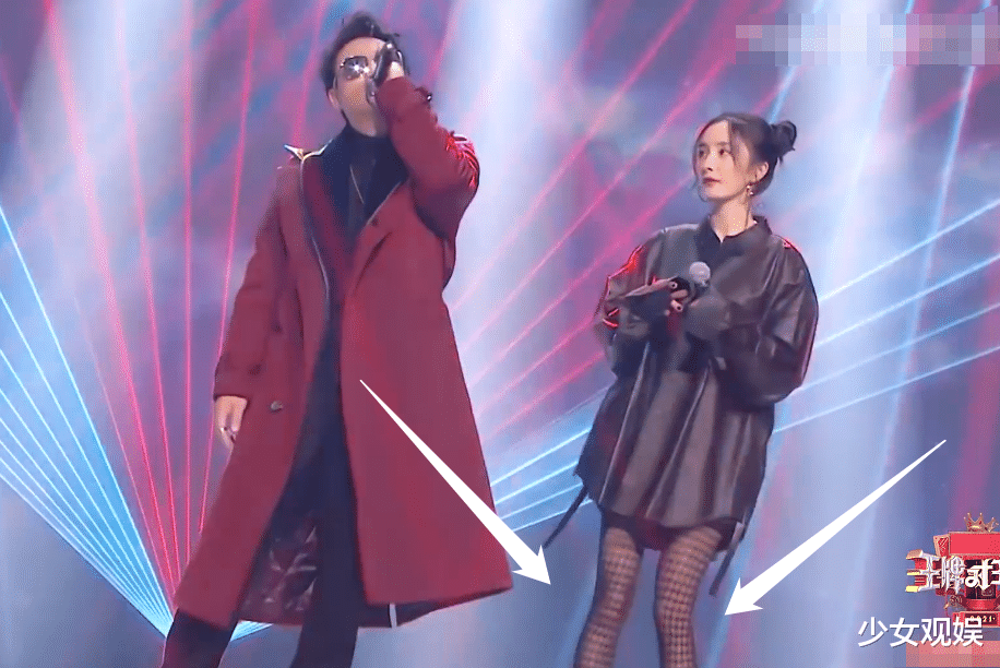 新陈代谢|杨幂关晓彤录《王牌6》，二人同框亮相，气质差距全在腿型上了