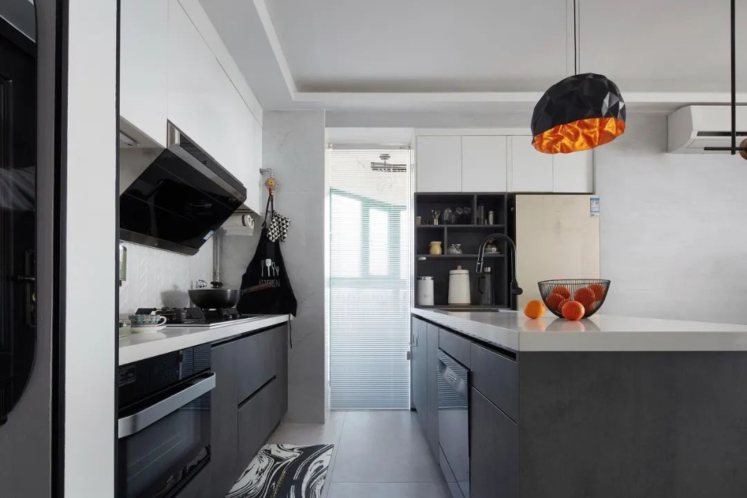 98m2满满都是小浪漫:一边做饭一边看海,理想的生活呀!