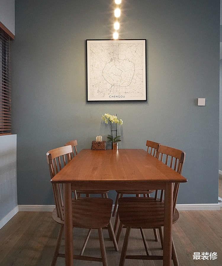 72平，两人两猫，虽然家不大却足够温馨，随手一拍就很舒服！