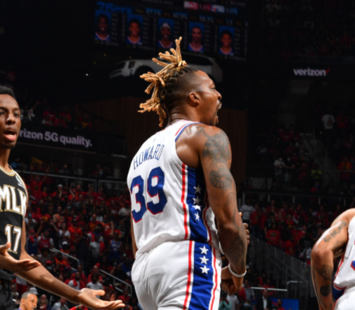 德怀特·霍华德|11分钟7分10板！霍华德完胜卡佩拉，35岁老魔兽再次打脸全联盟啊！