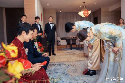 魏晨|魏晨婚礼接亲图曝光，新人穿中式礼服深情对视，男帅女美配一脸