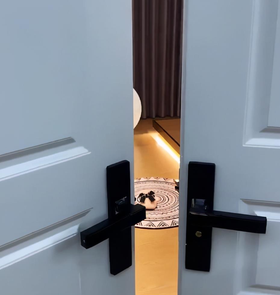 浙江女子新房装修，妈妈迫不及待送大花被！网友：顺便崔个婚