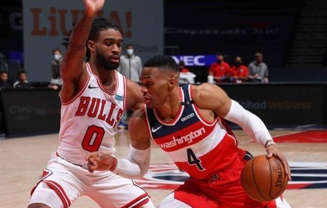 憨爸爸育儿|湖人打造三巨头?场均21+7猛将主动示好,佩林卡酝酿交易!