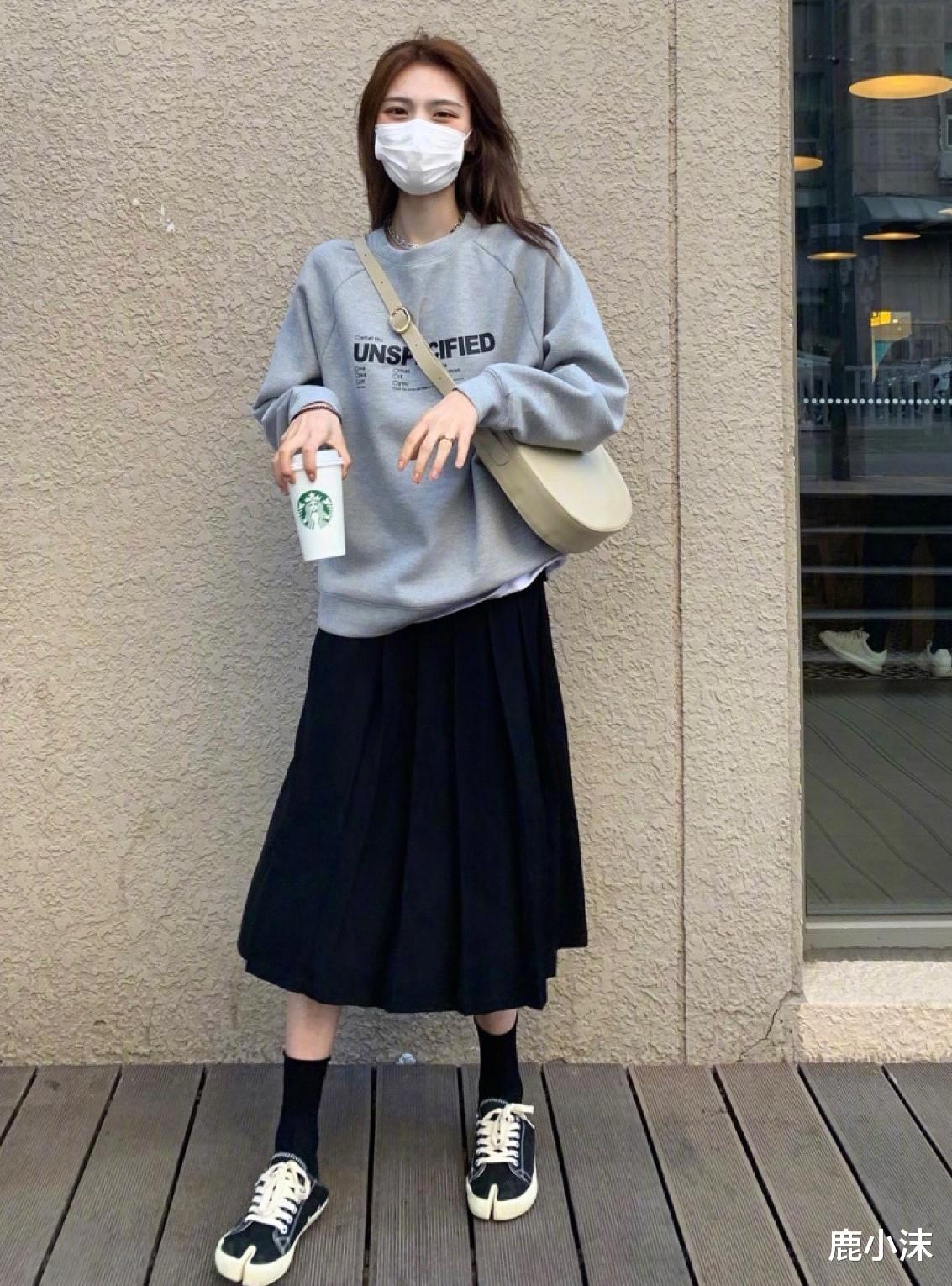 鹿小沫|开学不知道怎么穿？送你8套早秋穿搭模板，照着穿时髦不重样