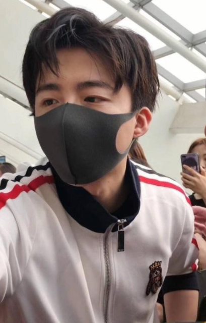 刘宇宁|刘宇宁：别吹了，生图没法看，自己长啥样心里清楚