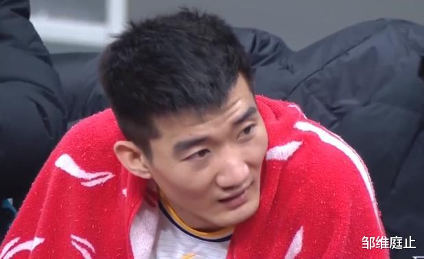 |10-0，8-0！有外援就是好，鱼腩球队压制争冠热门！