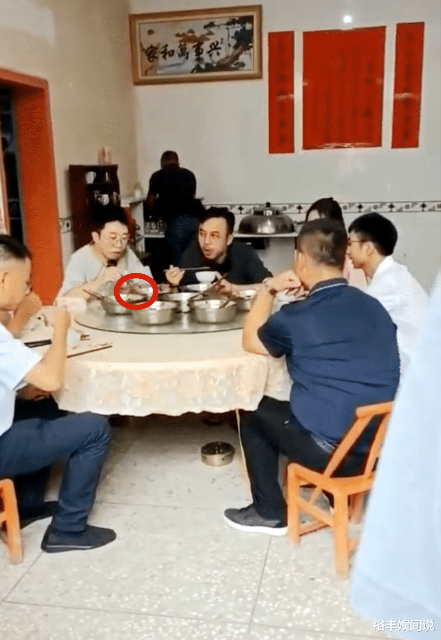 汪涵|汪涵杨迪被曝聚餐不用公筷！自带厨师为他们做饭，七个人七盆菜