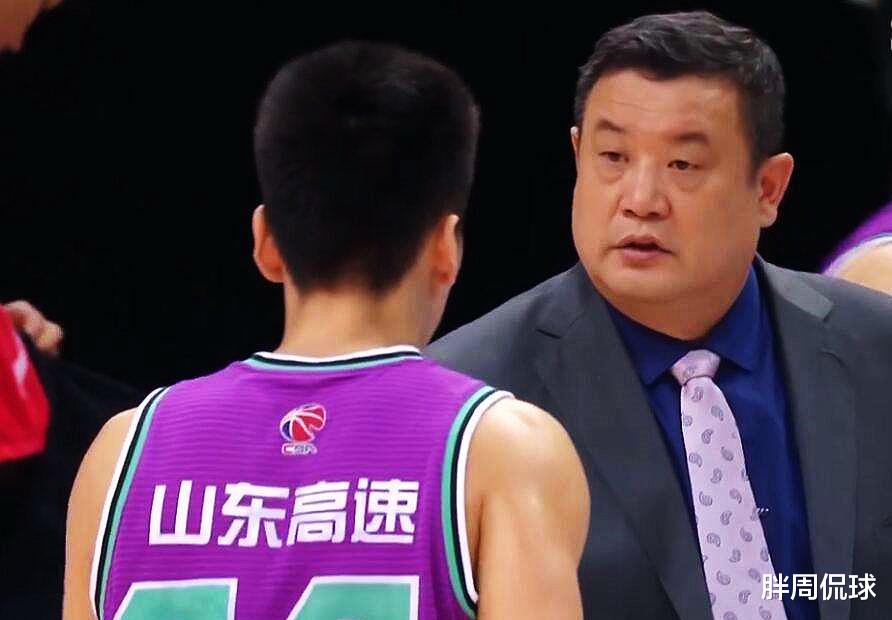 霍尔泽|徐长锁为何弃用高诗岩？宫鲁鸣说了实话，杨鸣成最大赢家