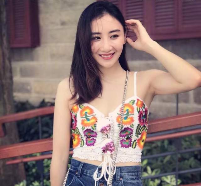 何雯娜|何雯娜的故事,15岁退队与初恋私奔,与前男友“吊环王”撕破脸!