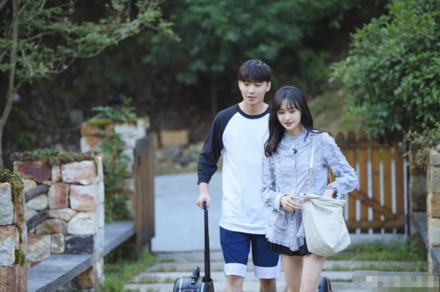 郑爽|疑郑爽1.6亿片酬内幕曝光：投资超6亿，平台开价7亿买剧