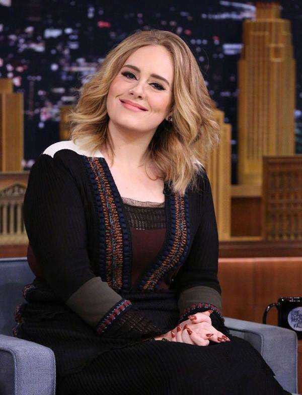 阿黛尔|阿黛尔瘦身成功,微胖歌神如今变成靓丽女神!