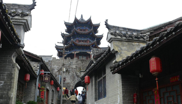 贵州 贵州“假古城”惨遭滑铁卢，预耗资32亿建设，如今却显凄凉无比