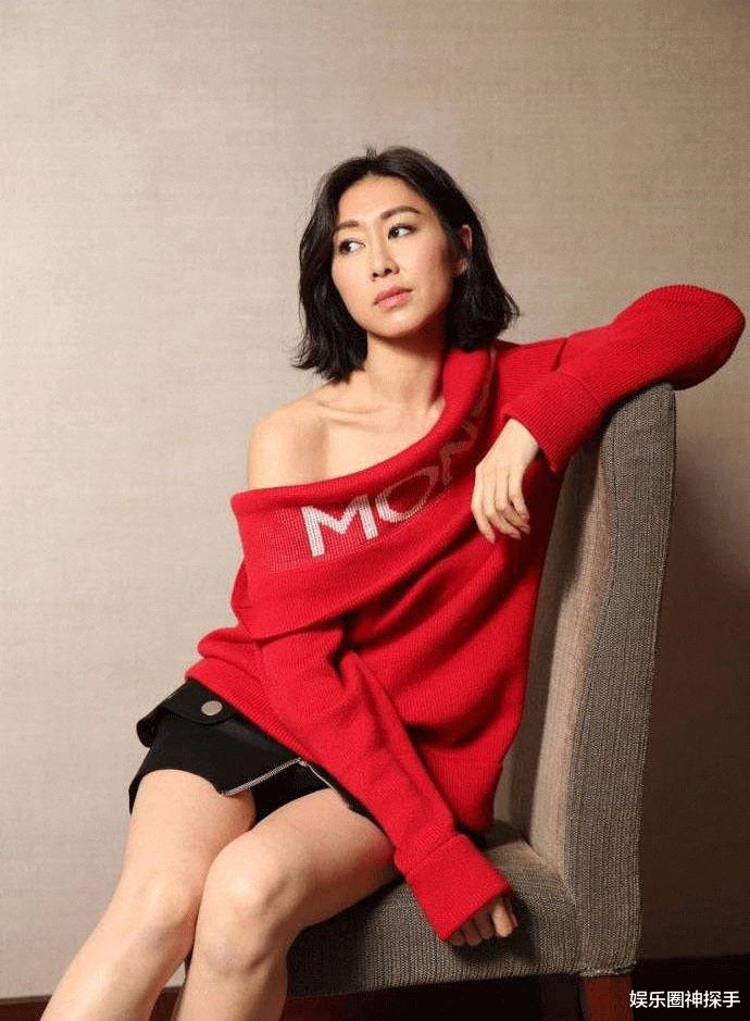 胡定欣|胡定欣不惑之龄仍单身，曾两夺视后，今40岁越变越美