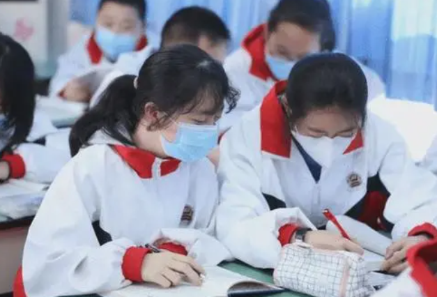 糯妈育儿经|去普高当鸡头，还是去重点高中当凤尾？班主任：明白这2点再决定