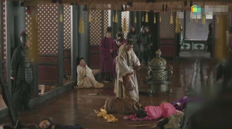 成县|知否：荣飞燕当真破了身子吗？你看她被扔大街上时，穿了啥衣服？