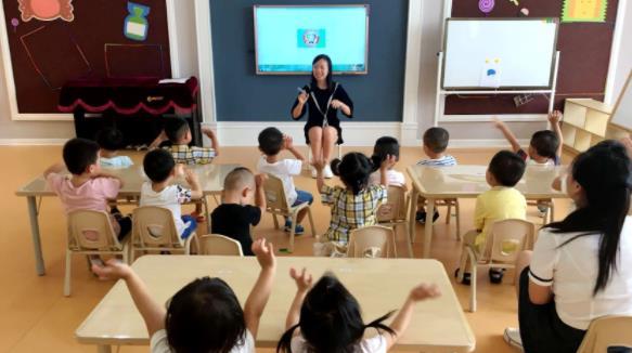 幼师|杭州一幼师工资条火了，不只工资高还带有编制，招聘标准也高