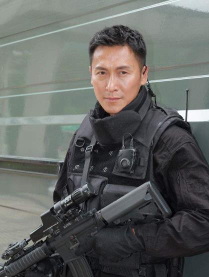 林保怡|靠气质也能变大帅哥，林保怡、陈豪等十位港圈男神别有韵味！