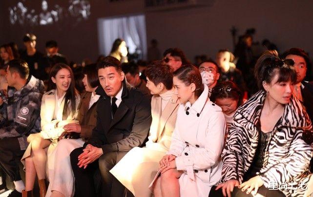 童瑶|童瑶罕浓妆艳抹为国货站台，胡兵成“交际花”，赌王女儿仪态堪忧