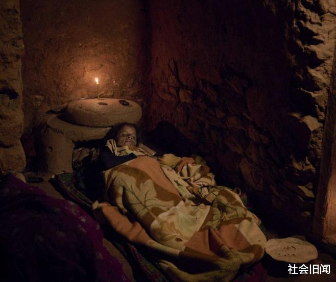 尼泊尔女性一妻多夫,嫁给丈夫等于嫁给他兄弟,生理期遭受非人待遇