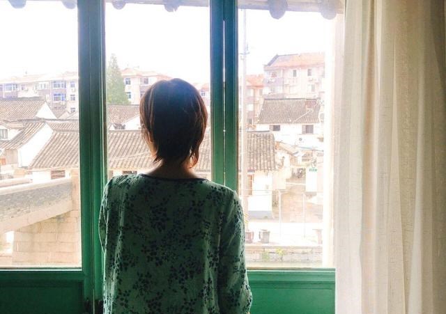 江苏奇案:已婚男出轨年轻女下属家外有家,丧天良虐待病妻遭报应