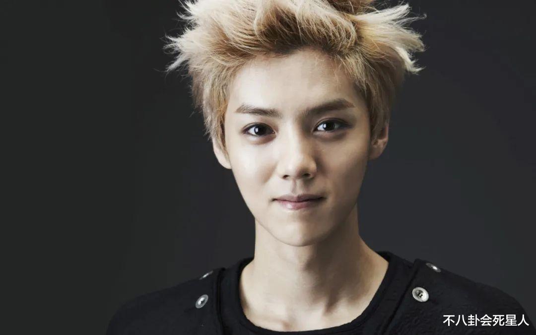 鹿晗|鹿晗生日没等到关晓彤的祝福，鹿晗自娱自乐实则满是心酸