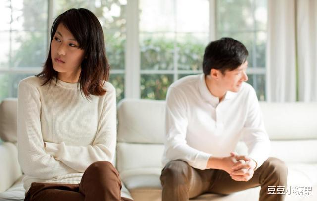 豆豆小糖果|过来人告诉你:很多夫妻感情变淡,是从做这件事开始的,别不在乎