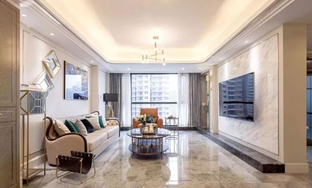 越来越多人电视背景墙这样装，简洁又优雅，让客厅瞬间高大上